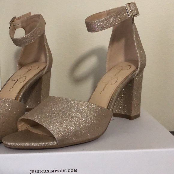 Jessica Simpson Ankle strap gold shoes. Size 7.5M - Picture 5 of 5
